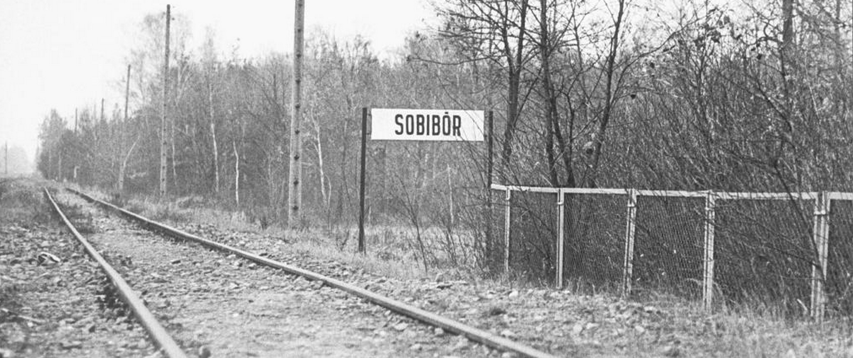 A train trail and a sign of Sobibor. 
